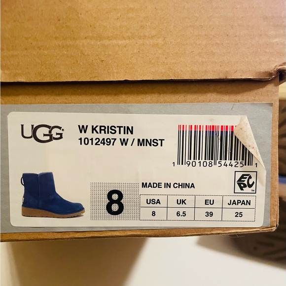 UGG boots with slight heel - Picture 6 of 6